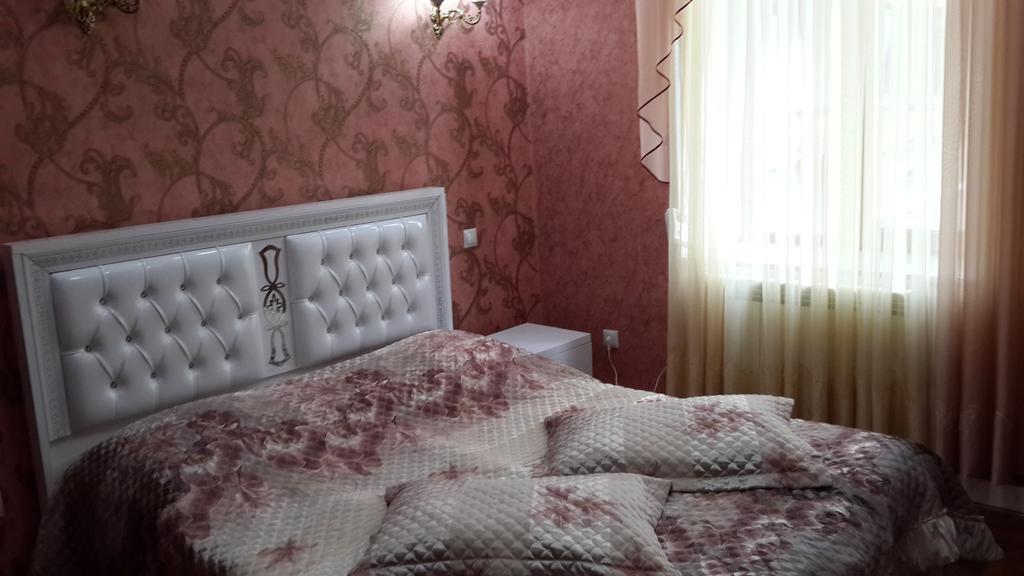 Edemi Hotel Kutaissi Zimmer foto