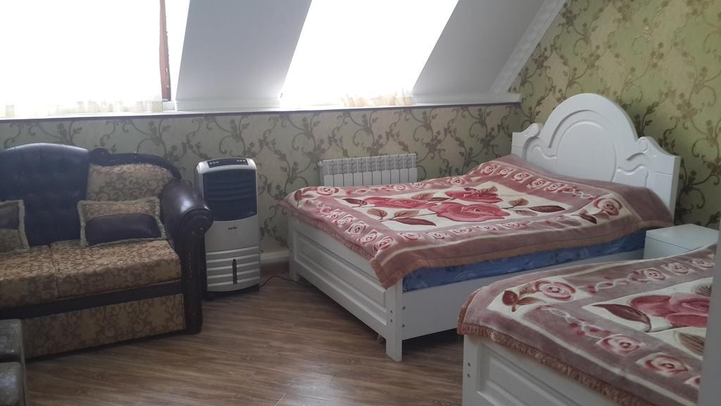 Edemi Hotel Kutaissi Zimmer foto