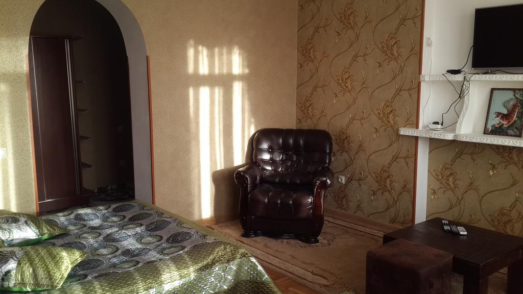 Edemi Hotel Kutaissi Zimmer foto
